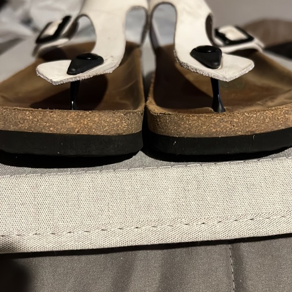 Comforfube sandals in white size 40 women’s excellent used condition - Picture 6 of 8